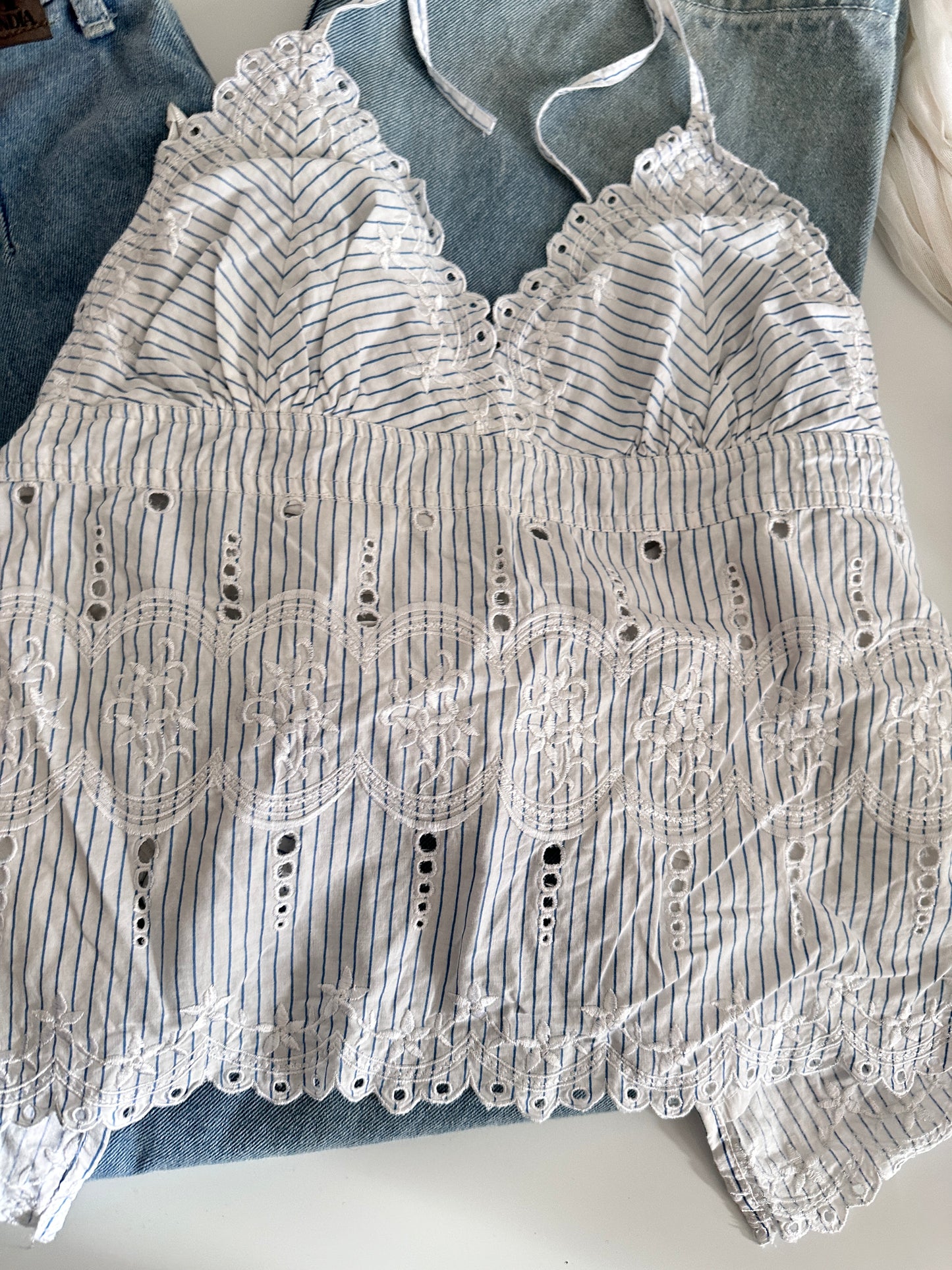 Eyelet halter neck