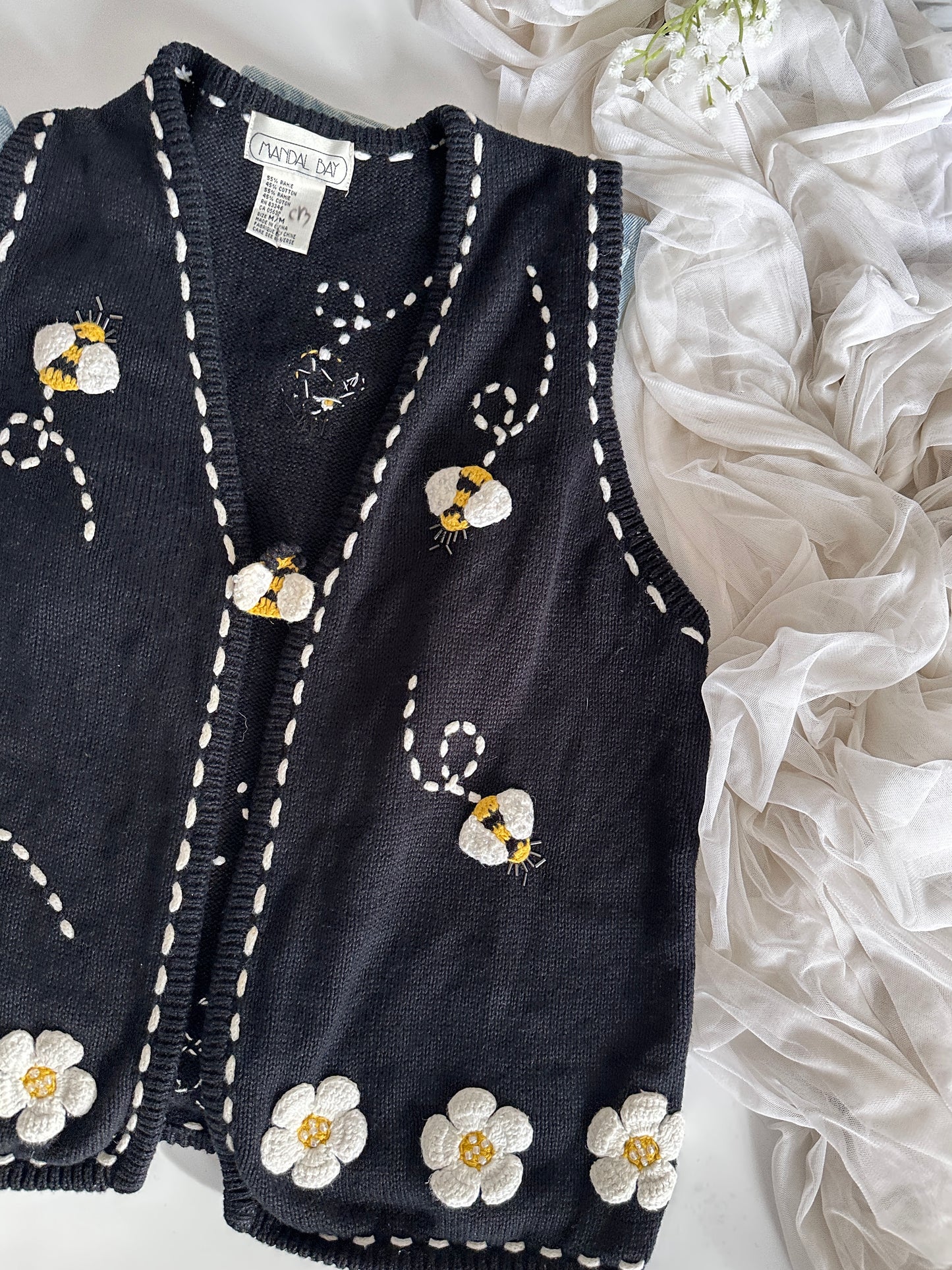 Bee knit