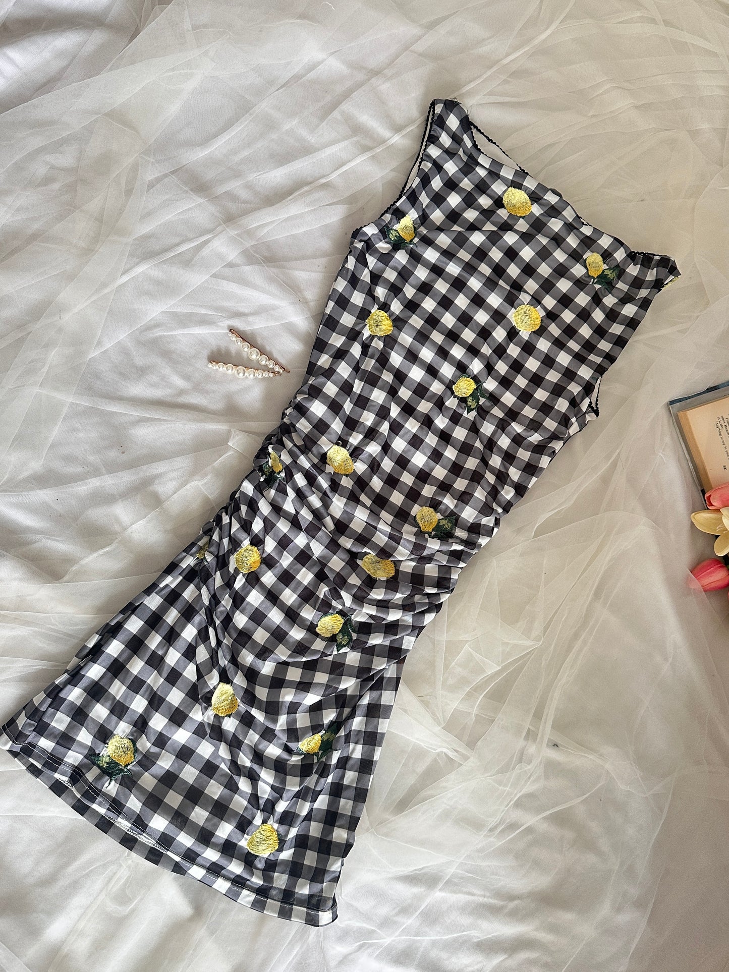 Lemon bodycone dress
